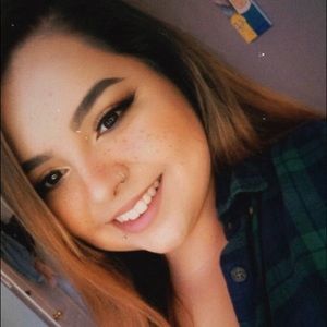 Meet your Posher, Almendra